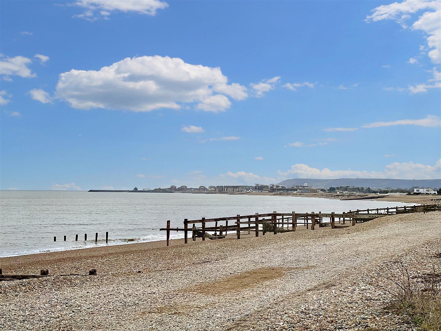 Property Details for Bay Avenue Pevensey Bay, Pevensey BN24 6LY Town